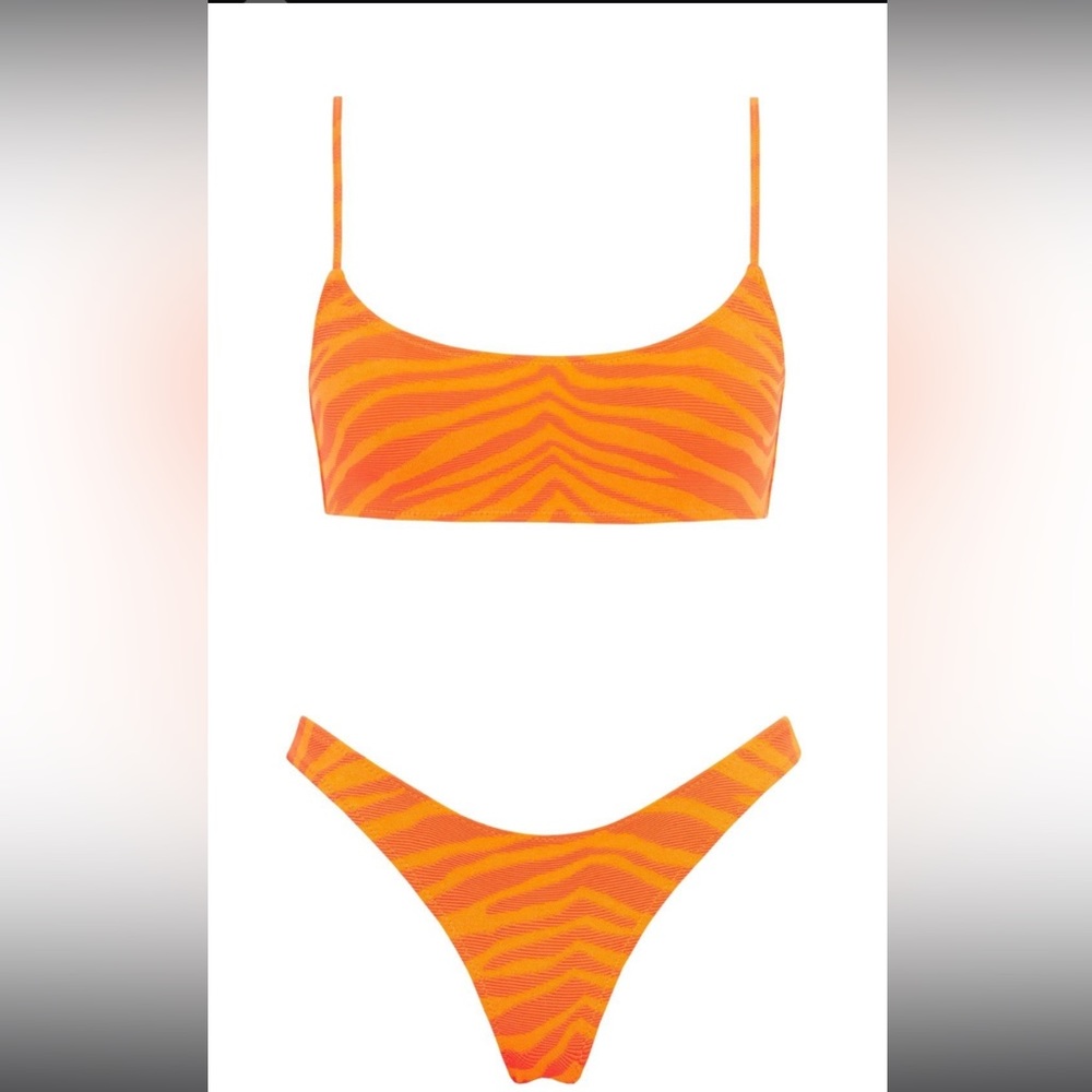 ONLY WORN ONCE IN GREAT CONDITION!